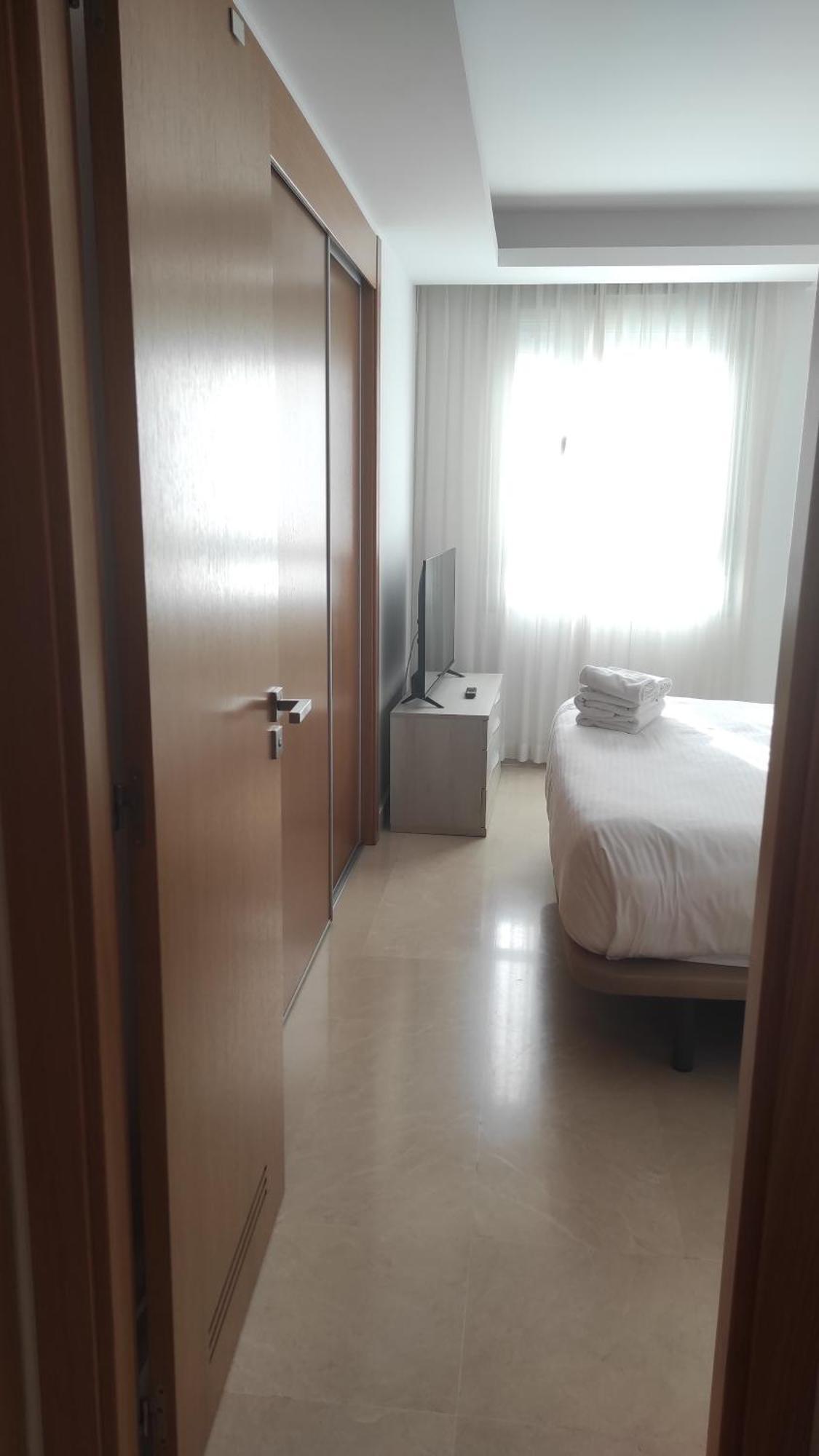 Deluxe 3 Bedroom By Aqua Apartments,
